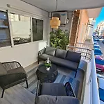 Spacious 3br With Terrace 300m Apartament