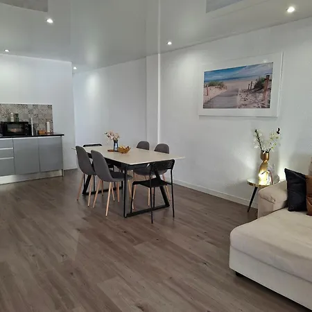 Luxury - - - - Pmt13 *