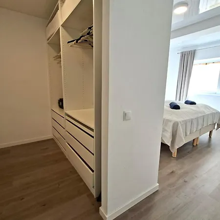 Luxury - - - - Pmt13 *