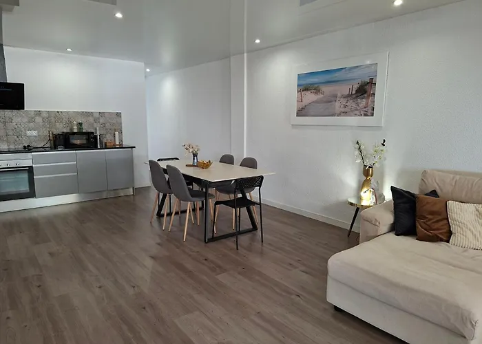 Luxury - - - - Pmt13 *